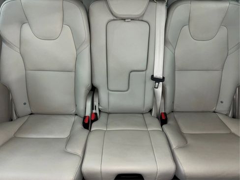 Used 2023 Volvo XC90 B6 Plus image 20