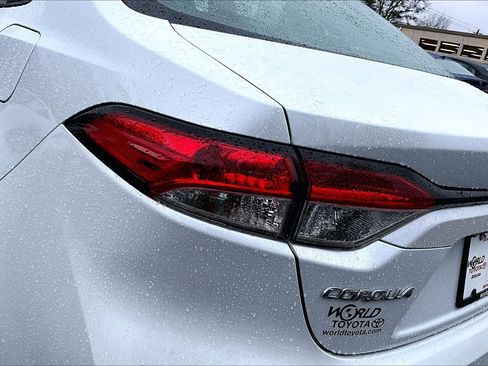 Used 2025 Toyota Corolla LE image 27