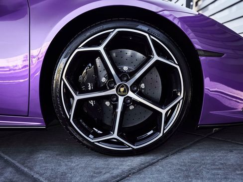 Used 2024 Lamborghini Huracan EVO image 27