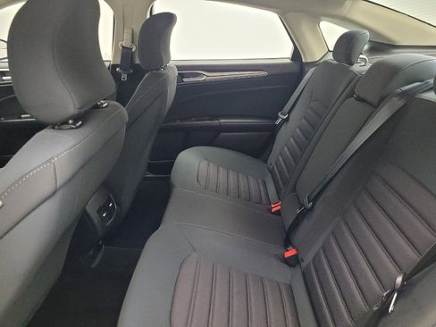 Used 2018 Ford Fusion SE image 18