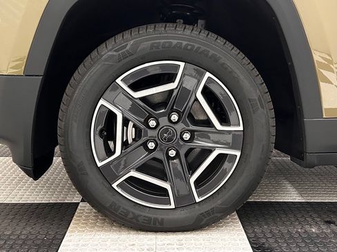 New 2026 Jeep Cherokee Laredo AWD/4WD image 8