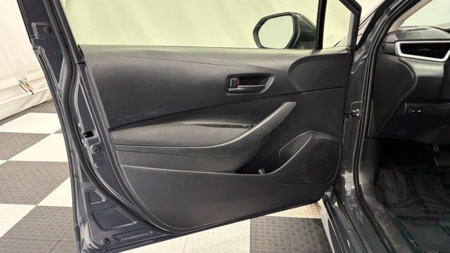 Used 2025 Toyota Corolla LE FWD image 14