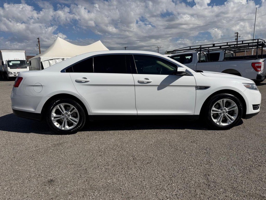 Used 2018 Ford Taurus SEL w/ Equipment Group 201A FWD image 4