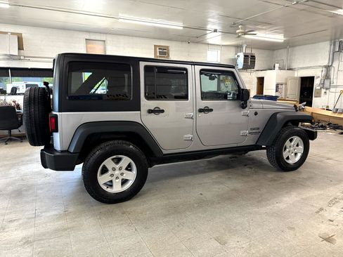 Used 2015 Jeep Wrangler Unlimited Sport w/ Quick Order Package 24S image 4