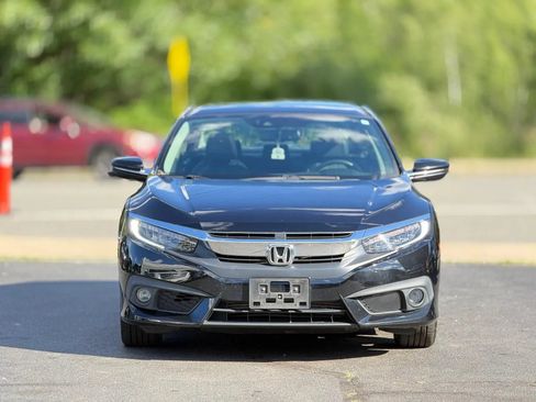 Used 2016 Honda Civic Touring image 2