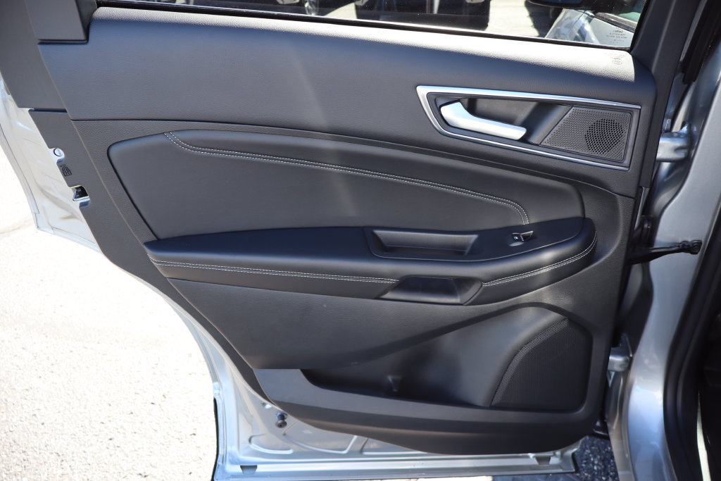 Used 2023 Ford Edge Titanium AWD/4WD image 34