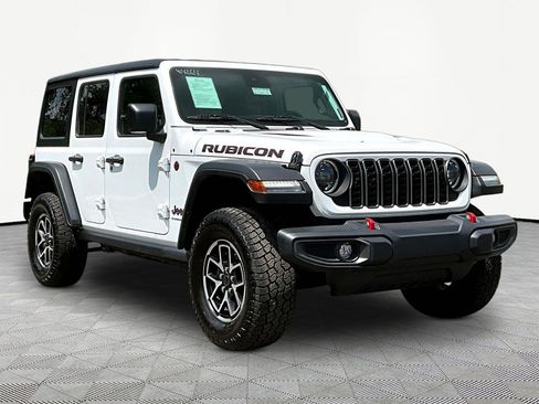 Used 2024 Jeep Wrangler Unlimited Rubicon AWD/4WD image 3