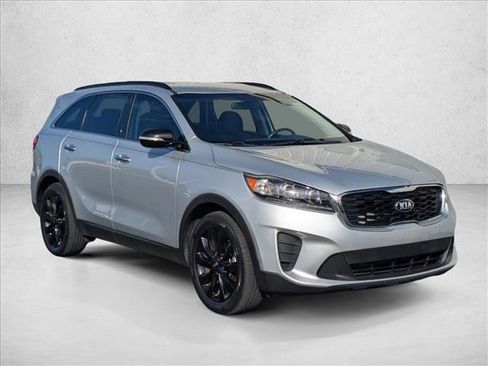 Used 2019 Kia Sorento S image 3