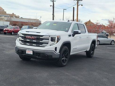Used 2025 GMC Sierra 1500 SLE w/ X31 Off-Road Package AWD/4WD image 7