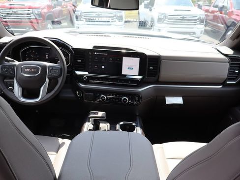 Used 2026 GMC Sierra 1500 SLT w/ SLT Convenience Package AWD/4WD image 17