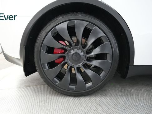 Used 2023 Tesla Model Y Performance AWD/4WD image 22
