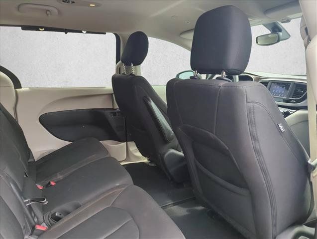 Used 2018 Chrysler Pacifica Touring Plus FWD image 30