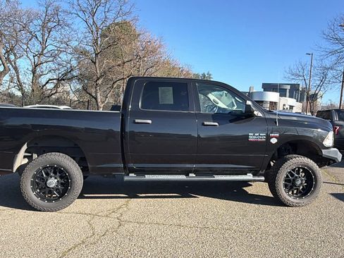 Used 2018 RAM 2500 Tradesman w/ Chrome Appearance Group image 4