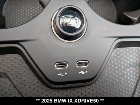 Used 2025 BMW iX xDrive50 image 23