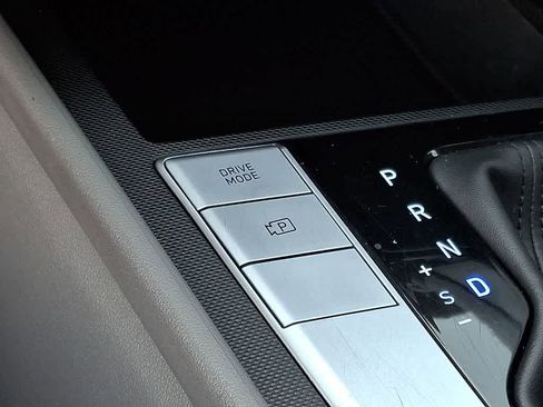 Used 2024 Hyundai Elantra SEL image 27