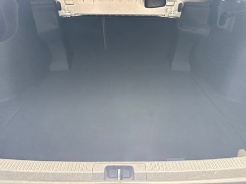 Used 2018 Toyota Camry SE FWD image 11