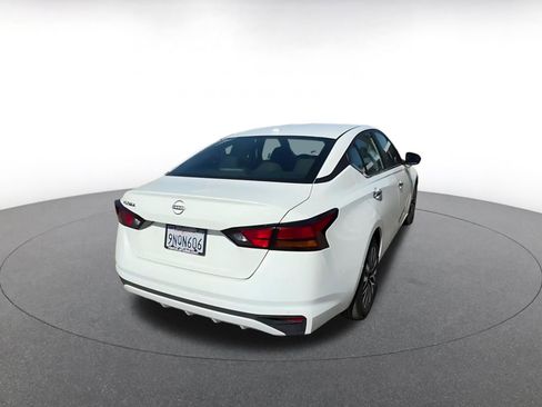 Used 2025 Nissan Altima 2.5 SV image 14