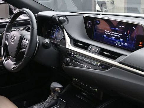 Used 2019 Lexus ES 350 Ultra Luxury w/ Accessory Package 2 FWD image 26