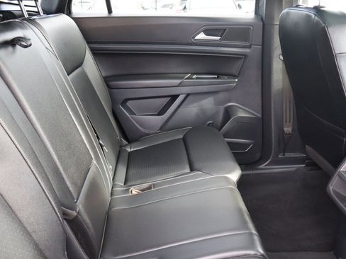 Used 2020 Volkswagen Atlas Cross Sport SE w/ Panoramic Sunroof Package image 14