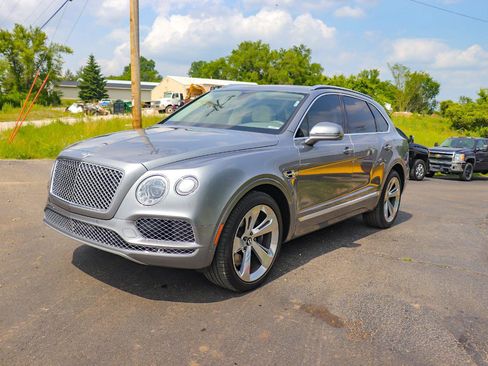 Used 2017 Bentley Bentayga image 10