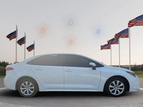 Used 2021 Toyota Corolla LE FWD image 6