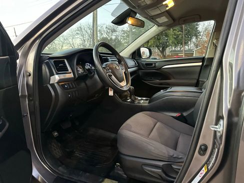 Used 2018 Toyota Highlander FWD V6 image 7