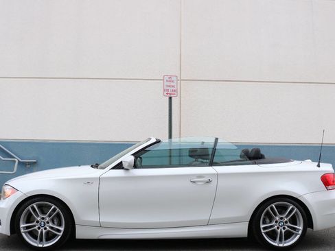 Used 2013 BMW 135i Convertible image 16