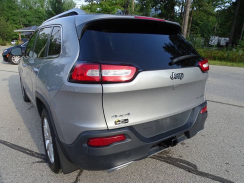 Used 2015 Jeep Cherokee 4WD Limited w/ Luxury Group w/ Luxury Group image 10