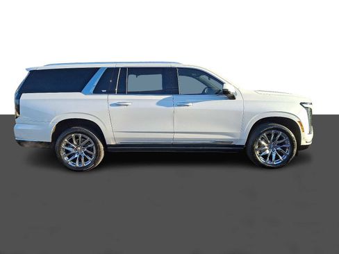 Certified 2025 Cadillac Escalade ESV Premium Luxury AWD/4WD image 1