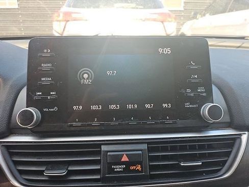 Used 2018 Honda Accord LX image 24