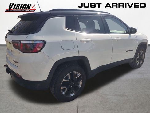 Used 2018 Jeep Compass Trailhawk w/ Leather Interior Group AWD/4WD image 5