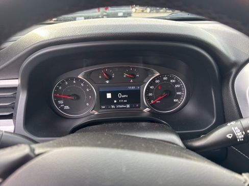 Used 2023 GMC Acadia SLT image 11