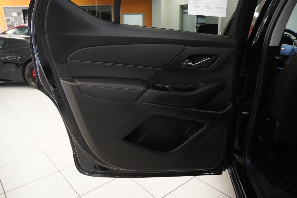 Used 2021 Chevrolet Traverse LT FWD image 23