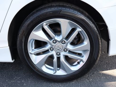 Used 2018 Honda Accord LX image 39