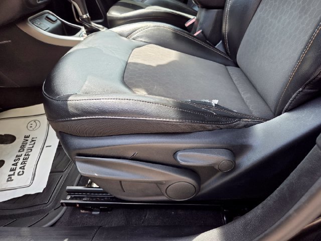 Used 2018 Jeep Compass Latitude w/ Cold Weather Group FWD image 13