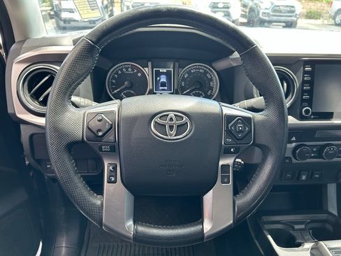 Used 2022 Toyota Tacoma SR5 AWD/4WD image 21