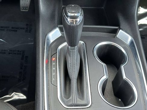 Used 2019 Chevrolet Traverse LT FWD image 19