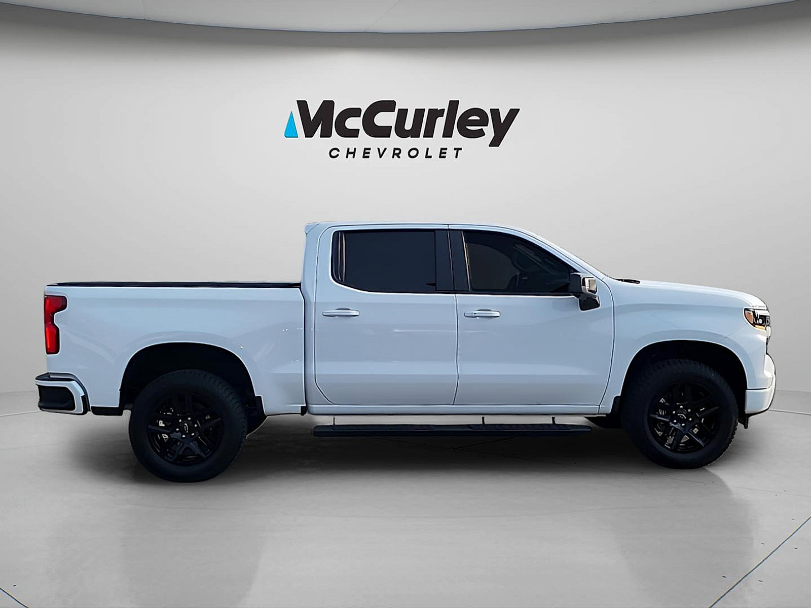 Used 2024 Chevrolet Silverado 1500 RST w/ Convenience Package II AWD/4WD image 8