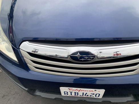 Used 2010 Subaru Outback 2.5i Premium AWD/4WD image 4