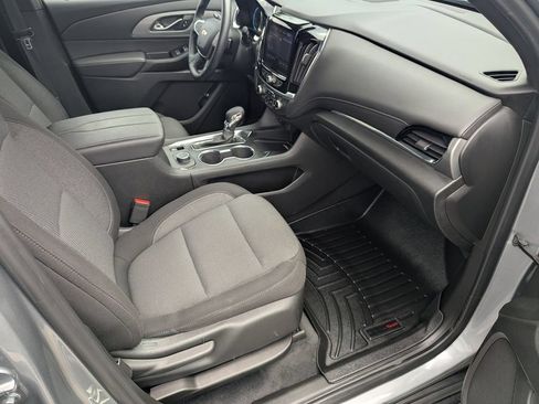 Used 2023 Chevrolet Traverse LT FWD image 12