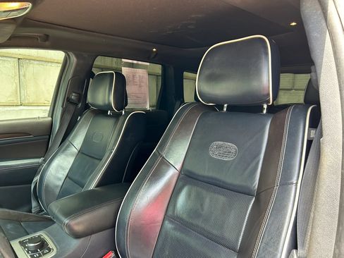 Used 2016 Jeep Grand Cherokee Overland AWD/4WD image 2