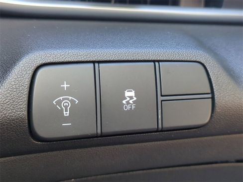 New 2026 Hyundai Elantra Limited image 28