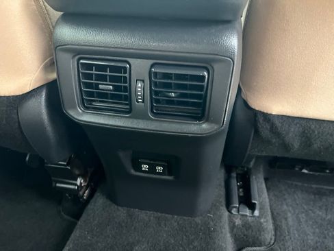 Used 2021 Toyota RAV4 XLE w/ Convenience Package FWD image 21