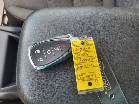 Used 2024 Chevrolet Equinox LT FWD image 23
