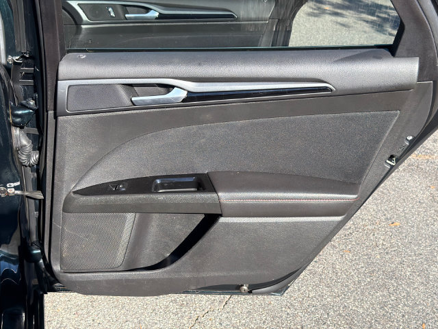 Used 2014 Ford Fusion SE FWD image 16