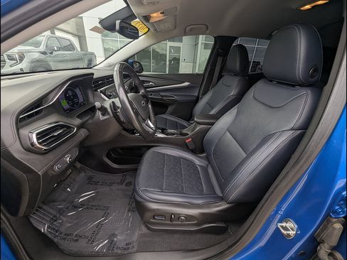 Used 2022 Chevrolet Bolt EUV LT w/ Convenience Package FWD image 19