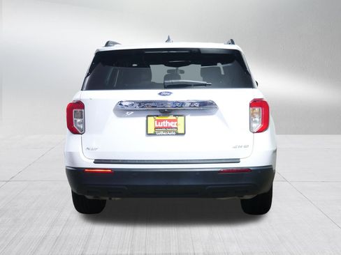 Used 2023 Ford Explorer XLT AWD/4WD image 6