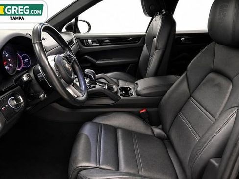 Used 2023 Porsche Cayenne AWD/4WD image 10