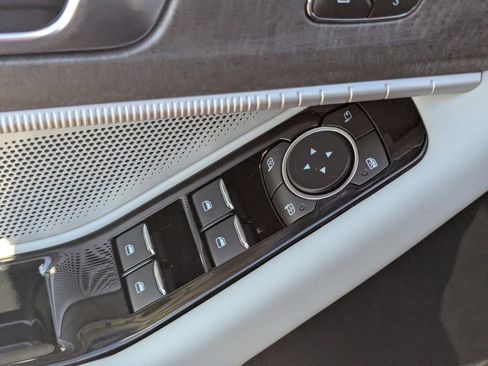 Used 2025 Ford Explorer Platinum w/ Ultimate Package image 25