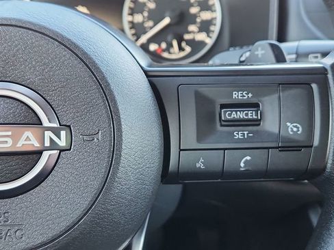 Used 2024 Nissan Rogue S image 34